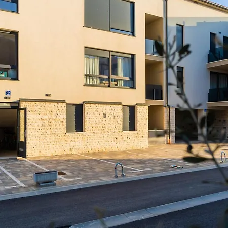 Laurel Daire Medulin