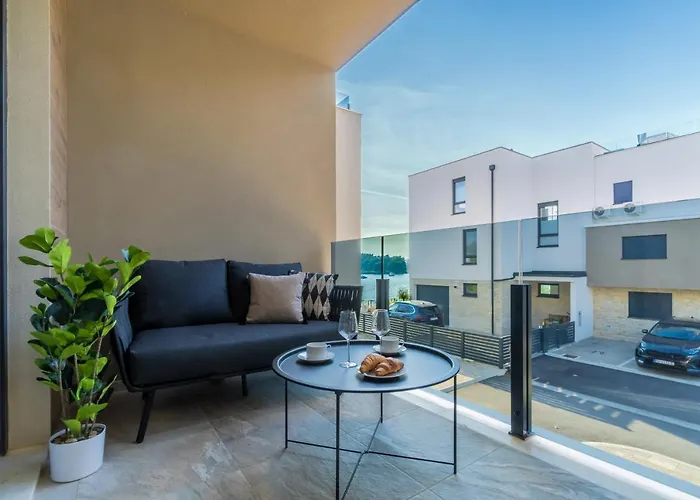 Laurel メドゥリン